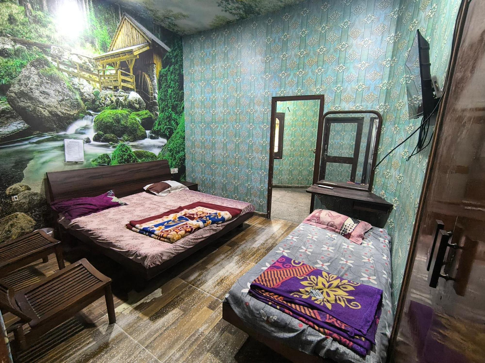 Hotel Jogi Guest House Welcome All Families, Friends, Groups, Couples, Singles Fully Airconditioner, Attach Washrooms, Lift, Wifi, 24 Hours Room Service, Power Backup Amritsar Eksteriør bilde
