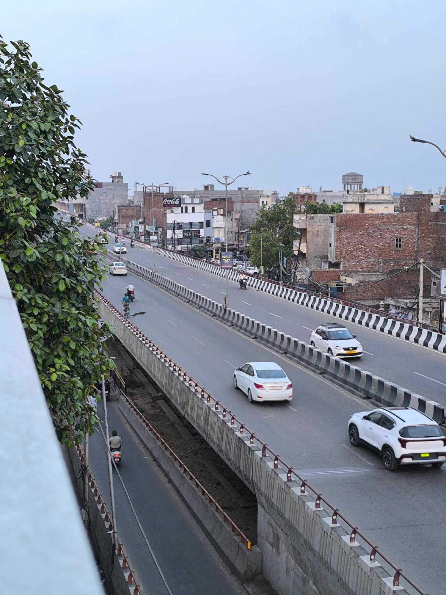 Hotel Jogi Guest House Welcome All Families, Friends, Groups, Couples, Singles Fully Airconditioner, Attach Washrooms, Lift, Wifi, 24 Hours Room Service, Power Backup Amritsar Eksteriør bilde
