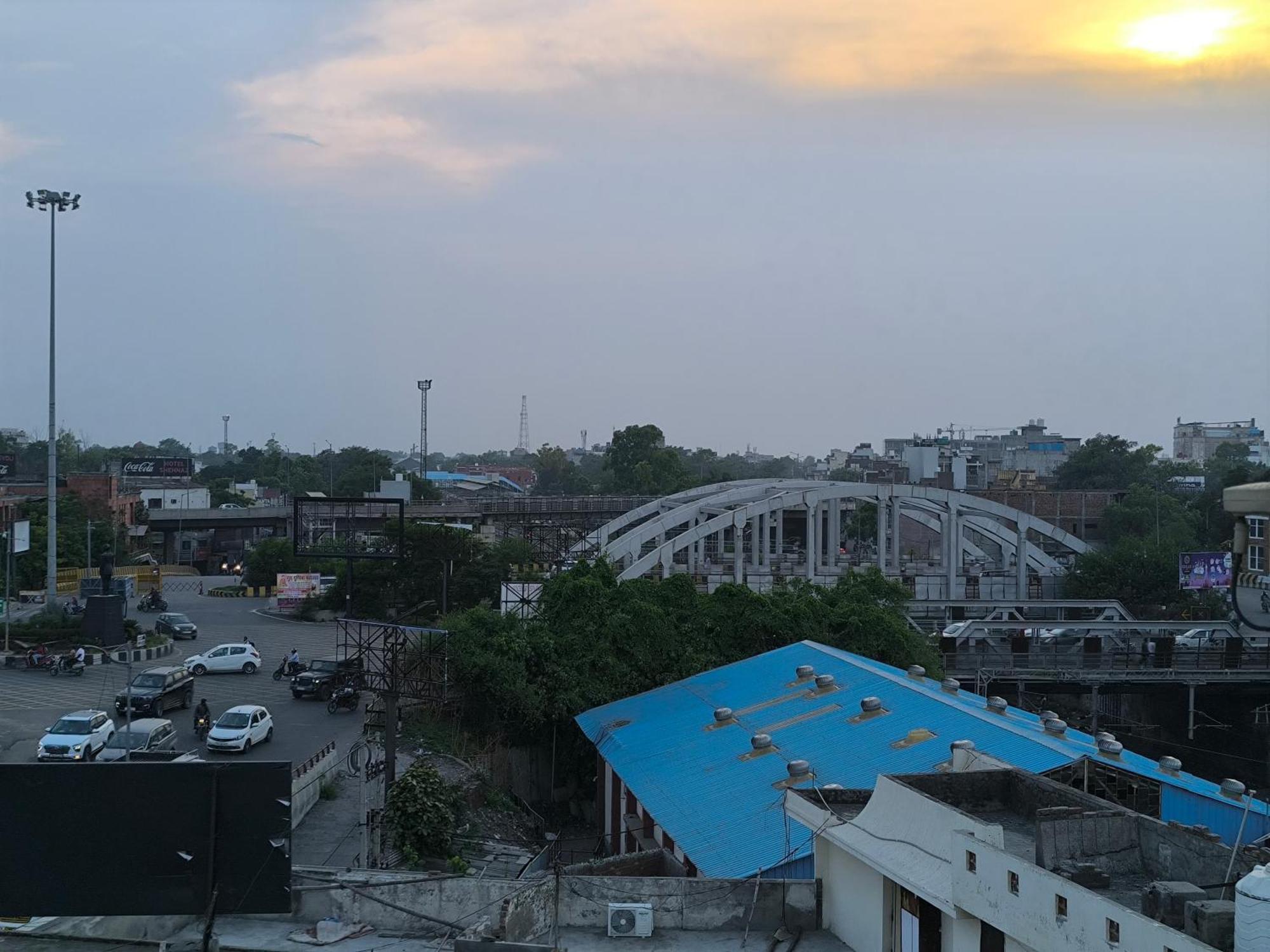 Hotel Jogi Guest House Welcome All Families, Friends, Groups, Couples, Singles Fully Airconditioner, Attach Washrooms, Lift, Wifi, 24 Hours Room Service, Power Backup Amritsar Eksteriør bilde
